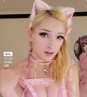 国际版抖音-反差萌少女热辣花式果舞