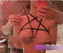 twitter数十位极品反差妹情侣泄密大礼包