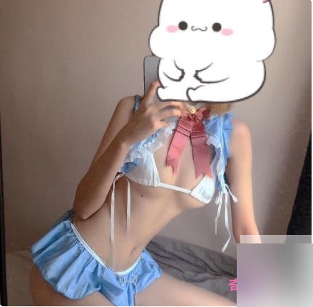 社保姬Lyo0819，让你着迷的身材纤细极品妹子！