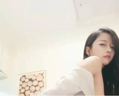 虎牙新晋超人气本土美女网红浮力主播自摸银X热舞完整合集