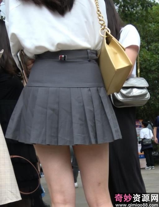 街拍妹子时尚服装