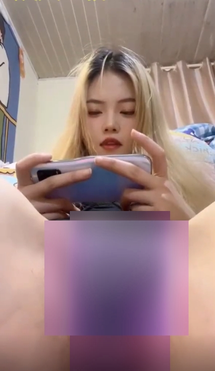 独家分享顶级身材大罩杯女神的天然漂亮馒头和胖臀，视觉冲击1V+590M，快来下载吧！