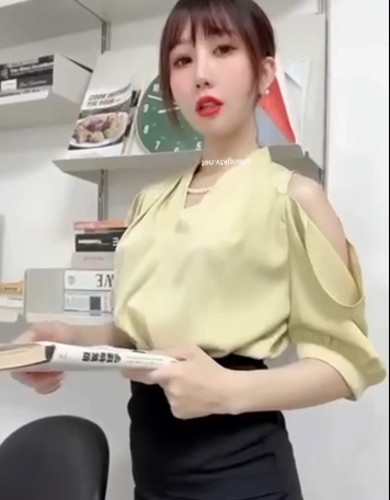 「火爆热卖！双人撕袜爱抚自摸，高清1V视频，仅147MB，限时免费下载百度盘！」