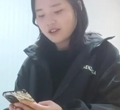 年轻颜值嫩妹的沉沦日记，害羞青涩互动的羞涩经历，视频1V，大小2.3G，可在百度盘下载。