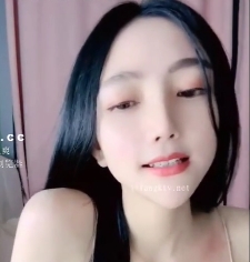 猫猫女神重磅回归，妖艳甜美脸蛋儿精选1V视频下载