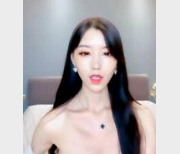 1.4GB口味重味约会大神兄弟档：白白净净丰满妞与高龄阿姨