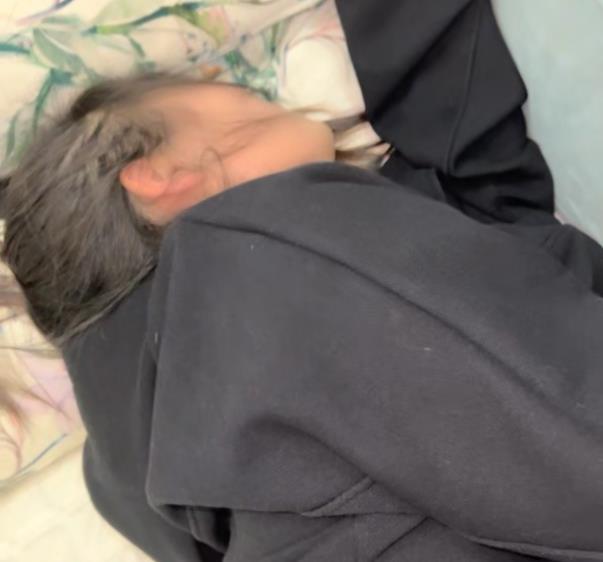 小姨子幻想：润滑油开玩剧情片，沙发故事实际