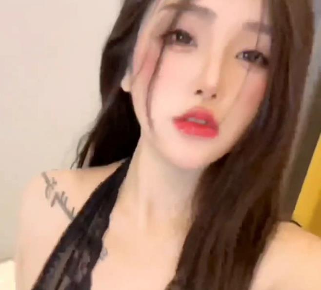 神颜主播心甜：颜值身材露脸定制作品，2个视频共484M，资源热销收藏