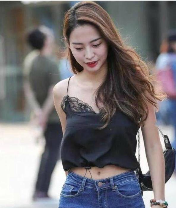 小妲己：抖音网红美少女主播直播间游戏视频资源2.87G