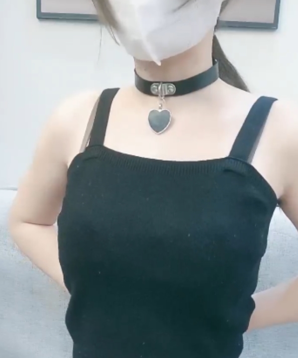 款视频感兴趣，不妨去百度或ED2K搜索一下“双马尾怡崽打瞌睡”，或许你也会被它所吸引。