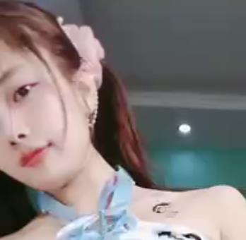 身材极好小姐姐自拍拍摄视频精选鲍鲍露脸S道具