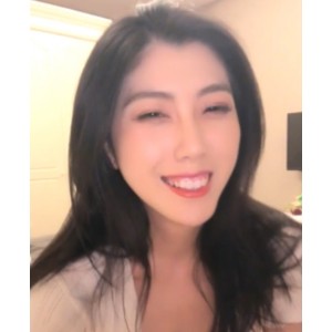 卡哇伊主播cccllll首秀1V2G视频下载，售价10软妹币