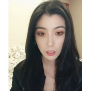 卡哇伊主播cccllll首秀1V2G视频下载，售价10软妹币