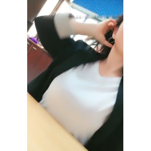 惊艳H罩杯大罩杯实习生上班小秀视频421MB