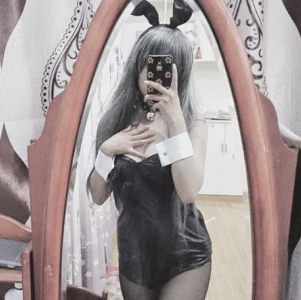 喜欢打野的反差美少女咩了个咩89V2.4G