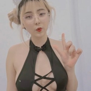 付费女神Linhi_Cute的性感可爱视频，7.14G，封面预览图，心动