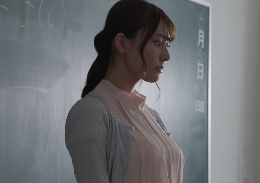 教师下半身表现自行打包丝袜合集，5000次查看抽100币，5V+28G视频上不封顶，百度盘存储