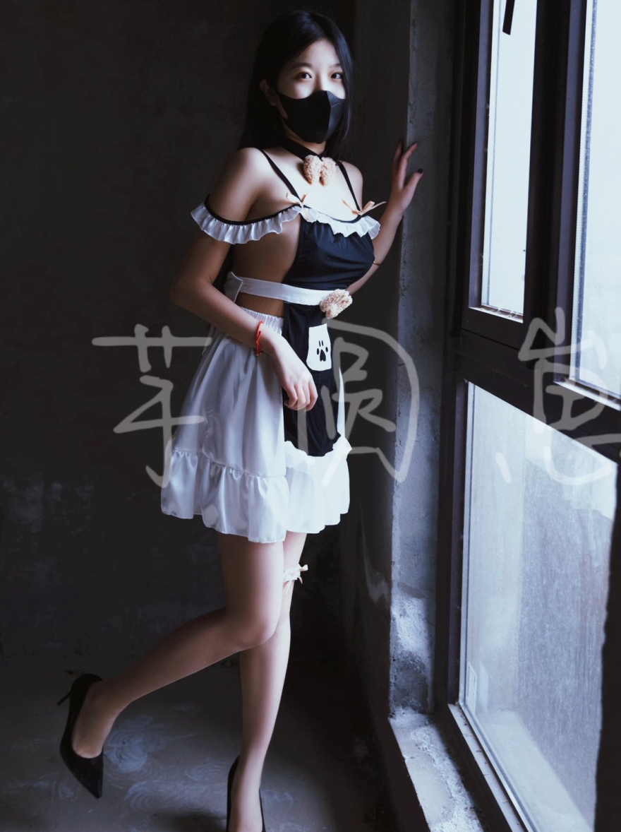 妹子迪丽热巴失眠私拍2K视频合集，展示奴印文化魅力