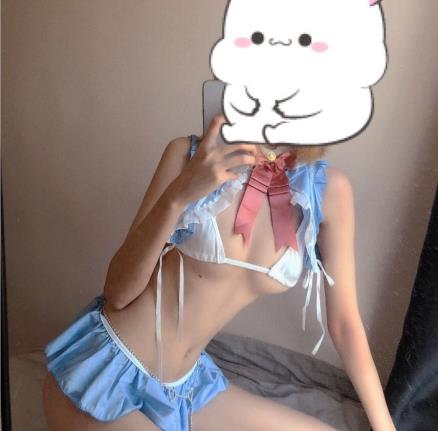 社保姬Lyo0819优质身材24V视频合集，瘦妹子锻炼技能作品下载