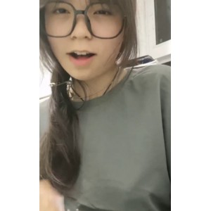 眼镜妹自拍宿舍大胆放飞自我，19分51秒626.73MB视频火爆上线