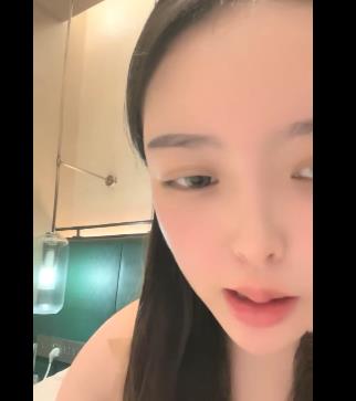 网红小姐姐小彩旗酒店直播4小时视频，肉肉身材甜美诱人，颜值身材大黑牛，欲望满满