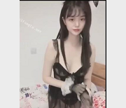 推特网红月兔兔合集[19V-495M]：高能短视频精华舞蹈颜值身材下载观看