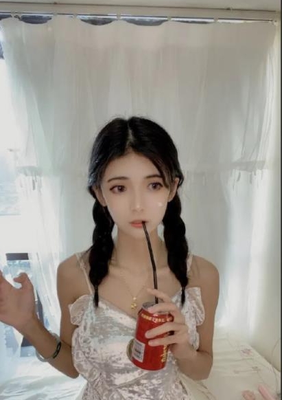 《纯美女神精选合集》-1.6G视频，斗鱼新人王网红美女主播独家性感舞蹈吃瓜事件1