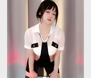 震撼上线虎牙林小花L舞超有尺度展示，5V视频9M展示，清纯与性感并存