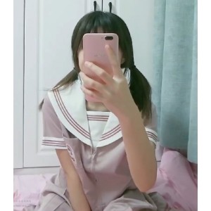 萌妹子欢欢，资源有限，画质一般，穿着学生范，两部作品一次看