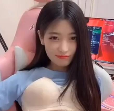 网红主播大比拼：夜微凉vs月月大小姐姐，3V34M视频资源尽在其中