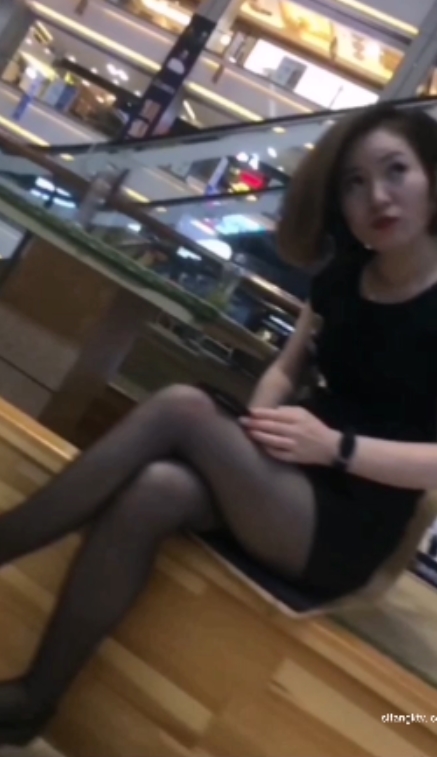 夏日特辑：杰哥街头送摸腿，拍摄打胶，达叔电梯光腿直接送，120个视频总大小25.88G