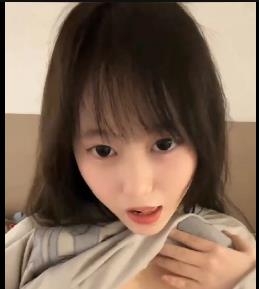 颜值小网红于利定制福利，10分钟视频时长，2.7万观看量