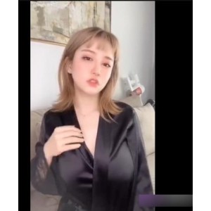 抖音网红周大萌御姐范视频集锦，51部作品9张照片全收录！