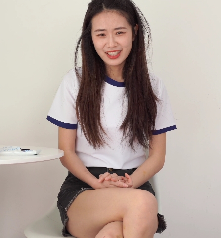 《爱脚美女踩饼弄》-超高画质1V视频百度盘