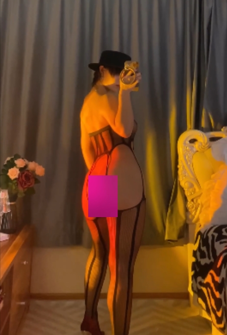 夏甜蜜桃臀健身福利：74个视频1.03GB，网红女王震撼力量