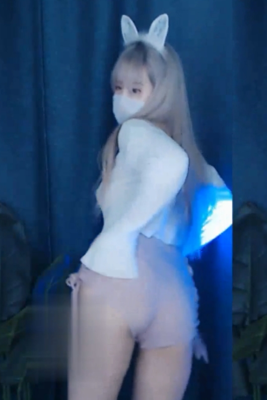 虎牙主播神秘擦边尺度视频集，百度ED2K荤素全覆盖，按需下载享受惊喜