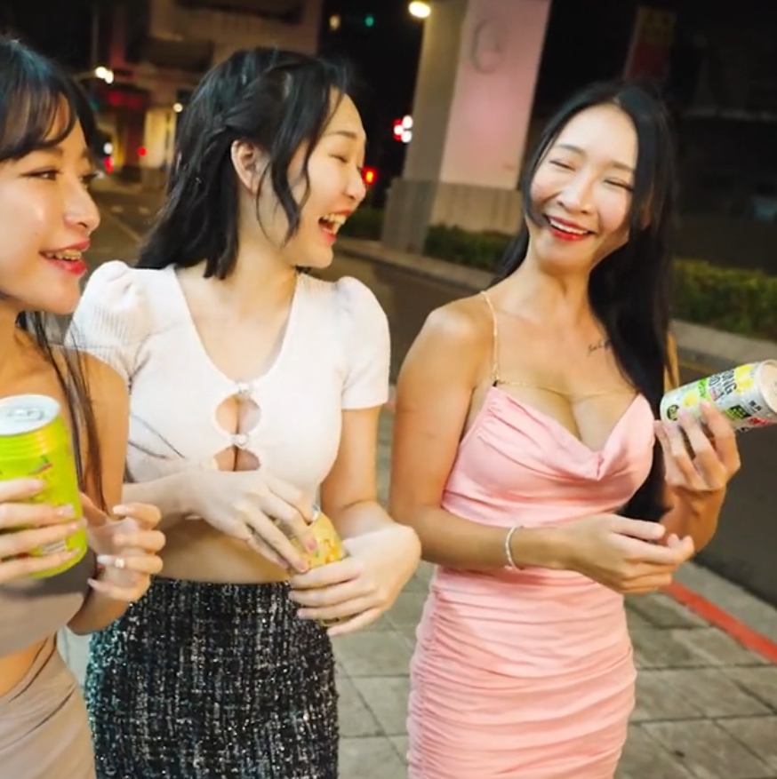 魏乔安：传媒女星，百度ED2K收藏量竿娆新增1v视频备受追捧