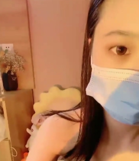 高颜值黑丝小姐姐大物件，擦深一点身材苗条某处粉嫩无屏障解压方式观看