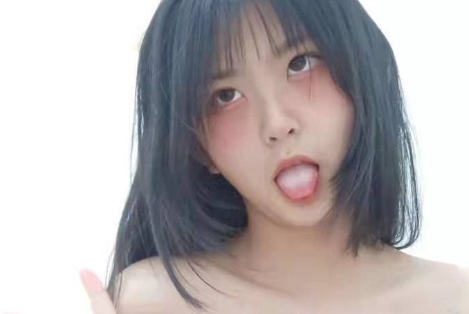 安徽美女校花郑思瑶私拍视频曝光：尺度惊人！