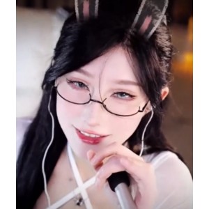 根据您提供的内容，为该商品取一个张爱玲粉丝祭大合集：80个视频，28G存储空间，百度盘分享