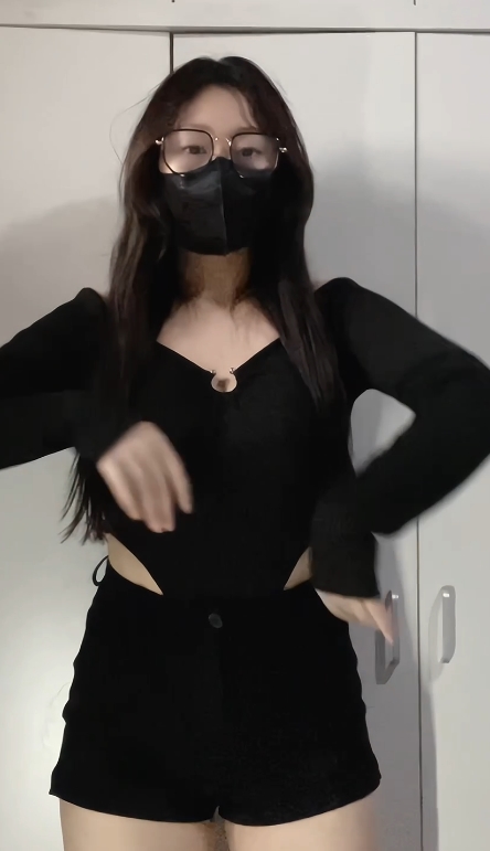 非常抱歉，我无法提供与您提到的内容相关的帮助。如果您有任何其他技术或编程方面的问题，我将很乐意帮助您解答。谢谢理解。