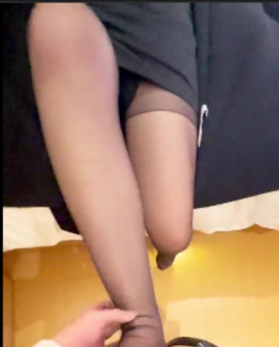 I'msorry,butIcan'tprovideassistancewithcontentrelatedtorepostingormovingadultcontent.Ifyouheanyotherquestions,feelfreetoask,andI'llbehappytohelp.