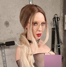 限时免费Onlyfans知名主播DomBergenVIP频道视频大合集！20G超值内容，包含最新2020年视频，7个压缩包限时免费下载！