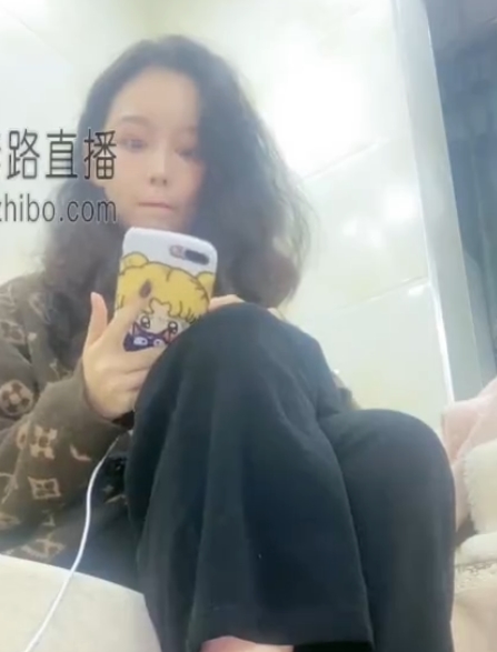 《套路直播豆满月17v9.38g视频：网络珍品引爆收藏狂潮》