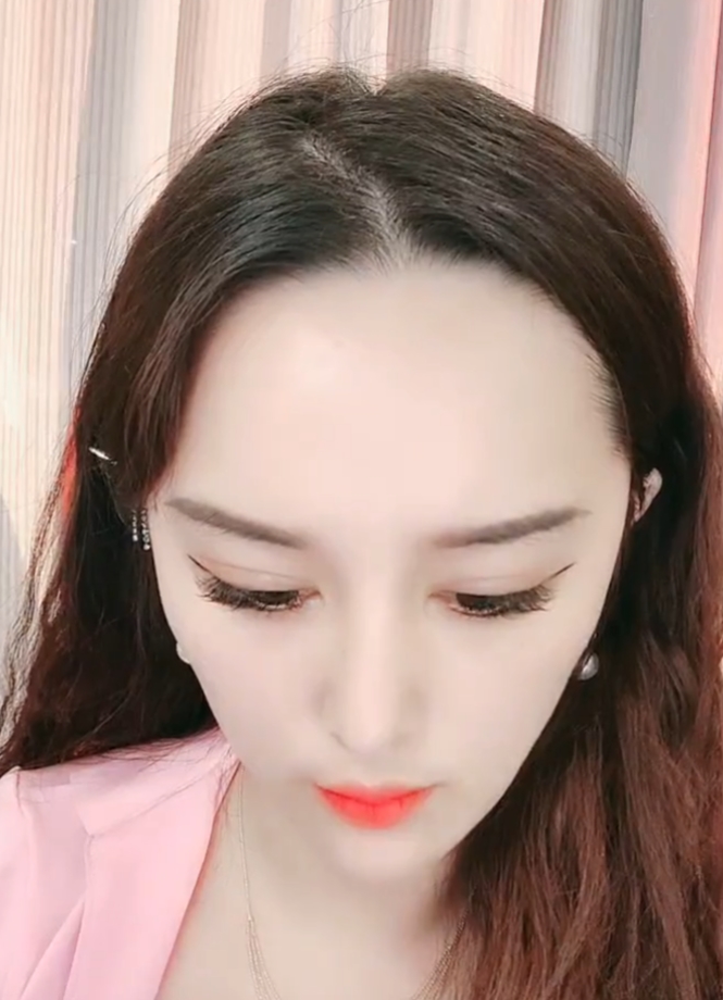 笑笑的34v25g合集：收藏27，百度115，让你笑出声的视频宝藏！