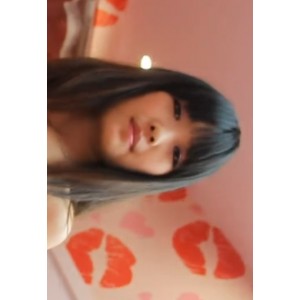 17个55mb尺度私拍視频，外表清秀的國模小黎展现多样魅力