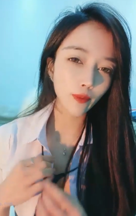 护。这一事件也进一步增加了娜美的知名度，让更多人对她的视频作品产生了浓厚的兴趣。如果您也想收藏这部“上海模特一库一库111v137g合集”，赶快在百度上搜索“115”吧！