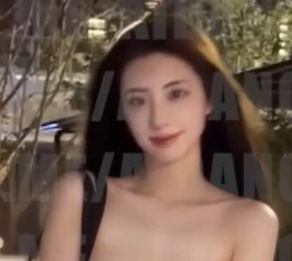 风采。无论是在MV中展现的舞蹈技巧，还是在饭拍中展现的真实一面，李娜都展现了一个韩国女团成员应有的魅力。如果你也是这个女团的粉丝，那么这段700MB，时长22.1分钟的去衣MV绝对是你不容错过的收藏品！赶快在百度或ED2K上搜索吧！