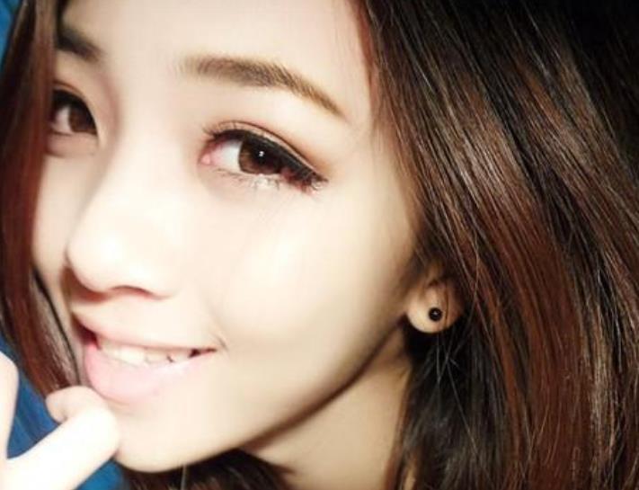 雯妹不听话绝版网红合集1.7G视频资源大放送包含礼物丝带扉烟旗袍卡萨佳作