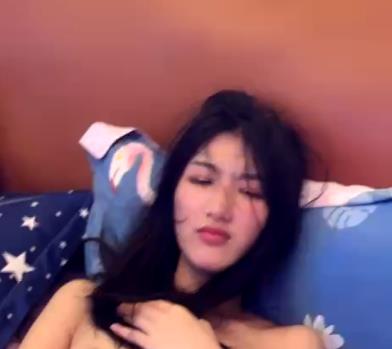 小S自拍视频“1V2”：46分钟真实幽默生活揭秘，网贷困扰与家庭趣事大曝光